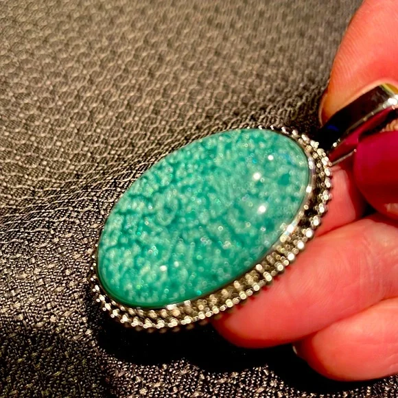 Great casual necklace. Chain is 17 inches long. Only worn a handful of times. - Picture 9 of 9